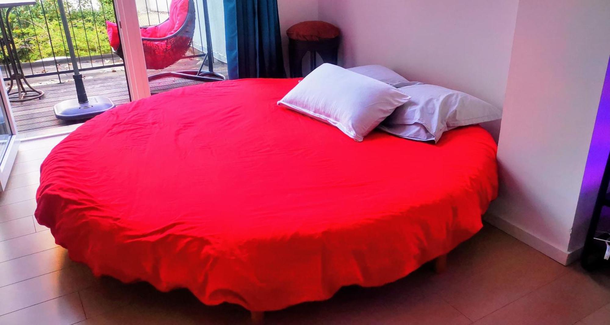 Entire Modern With Terrace - North Station Appartement Brussel